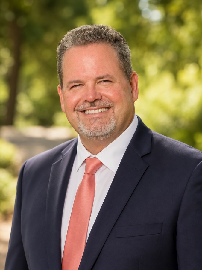 Taylor Hodges, Broker, Owner and Broker of Record of Beaches to River Real Estate